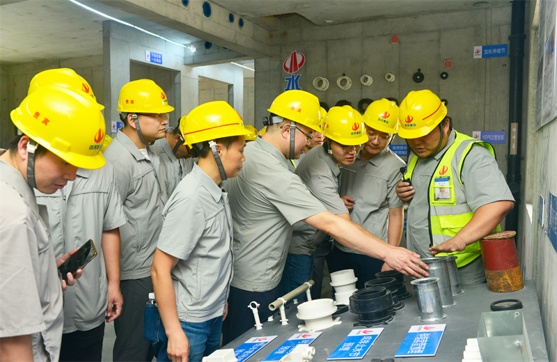 为进一步推进优质客户高效履约，提升交付品质、达成客户满意，2025年6月25日，7790必发集团建设集团在上海组织召开2025年越秀地产、华润置业客户履约推进会。